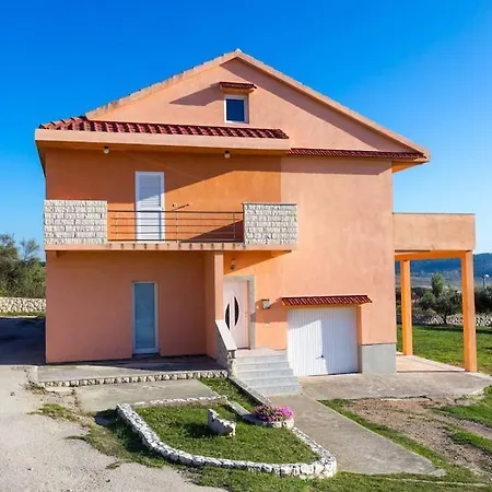 Apartament Petar